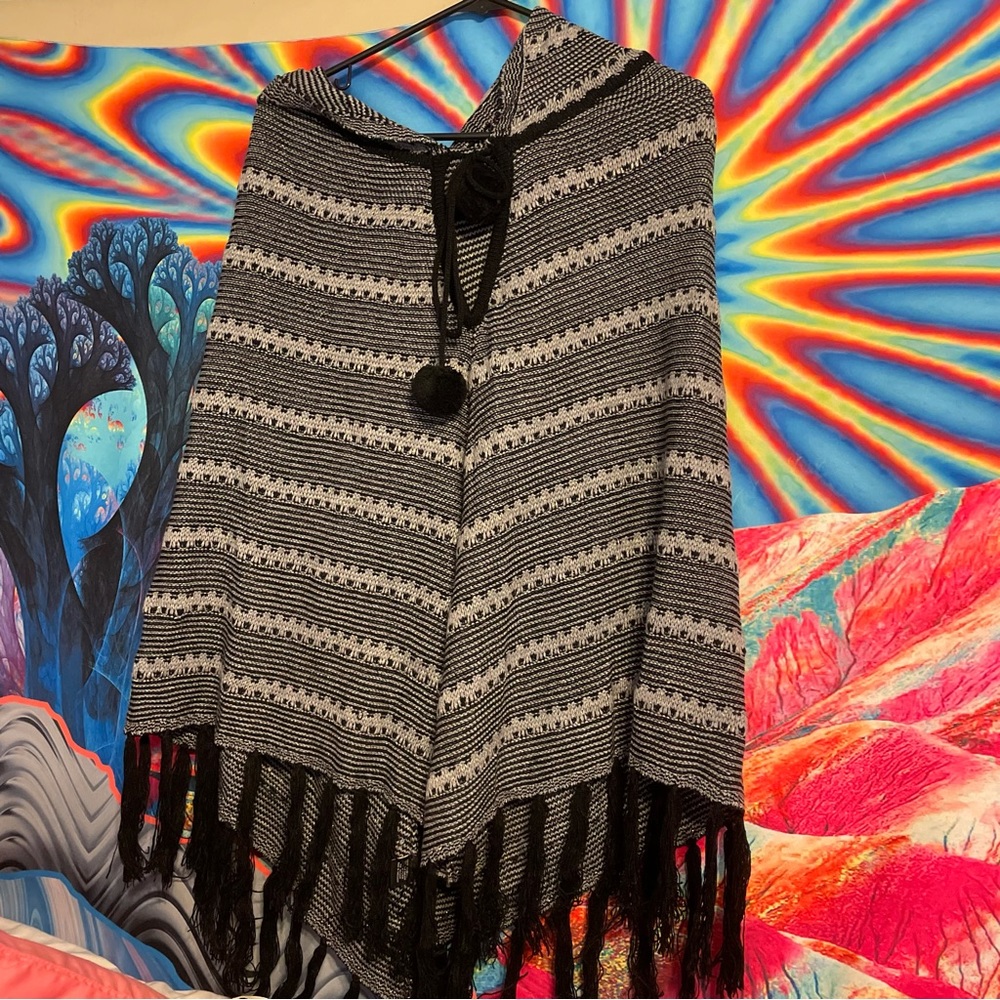 BCBG Black and White Poncho